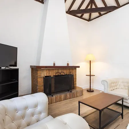 La Casita De *